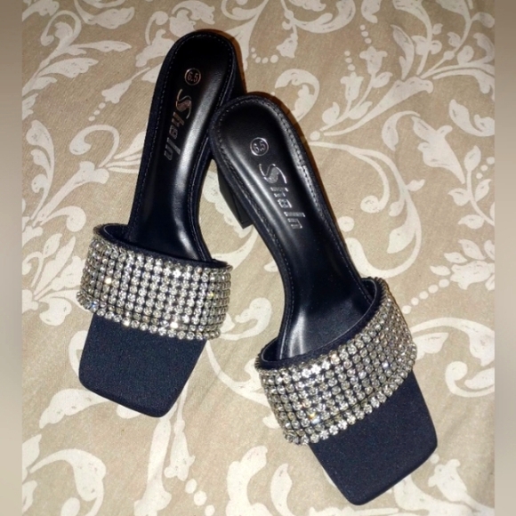 Jewel Detail  Sandals - Picture 2 of 3